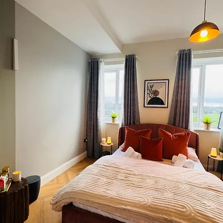 Finnstown Hall- Private In Shared With The Host Homestay Dublin