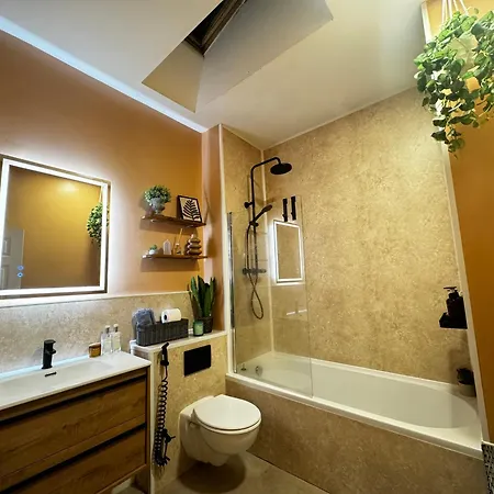 Ubytování v soukromí Finnstown Hall- Private In Shared With The Host Dublin