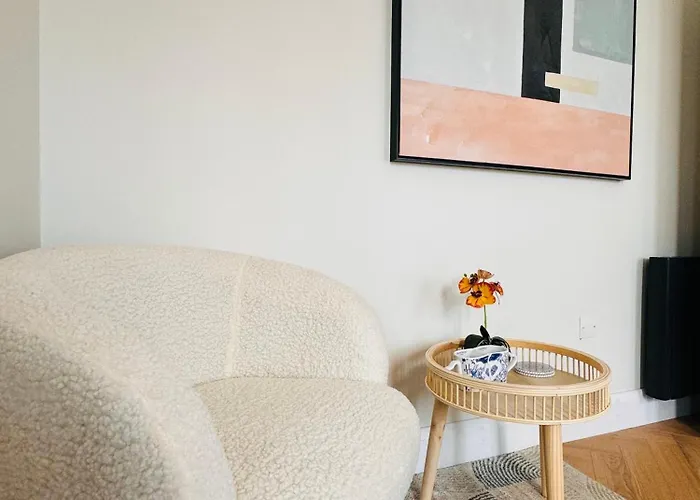 Finnstown Hall- Private In Shared With The Host ダブリン