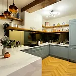 Finnstown Hall- Private In Shared With The Host