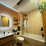בית אירוח Finnstown Hall- Private In Shared With The Host דבלין