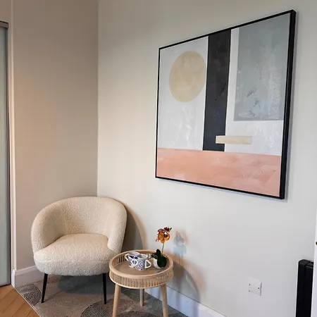 Finnstown Hall- Private In Shared With The Host Pansiyon