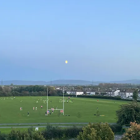 Finnstown Hall- Private In Shared With The Host Pansiyon *