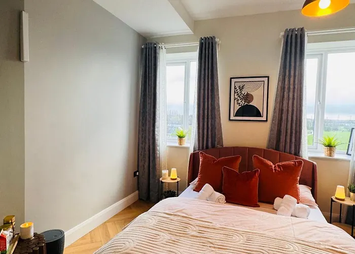 Finnstown Hall- Private In Shared With The Host Quarto em Acomodações Particulares Dublin