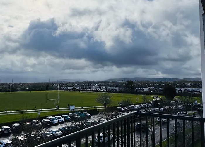 Finnstown Hall- Private In Shared With The Host Quarto em Acomodações Particulares Dublin