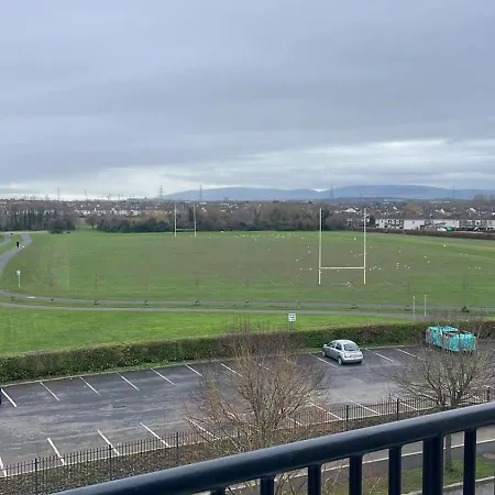 Finnstown Hall- Private In Shared With The Host *