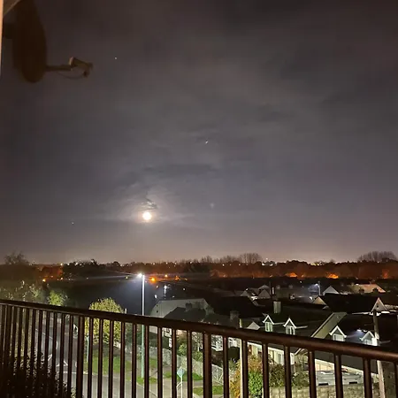 Finnstown Hall- Private In Shared With The Host *