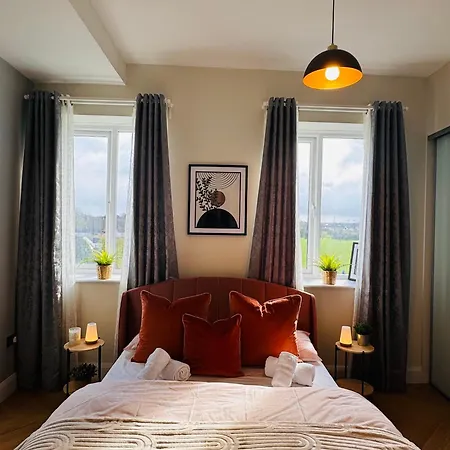 Finnstown Hall- Private In Shared With The Host *